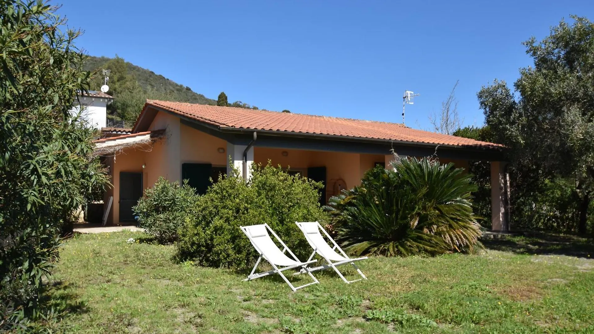 Villetta Norsi - Indipendente Con Giardino Privato location